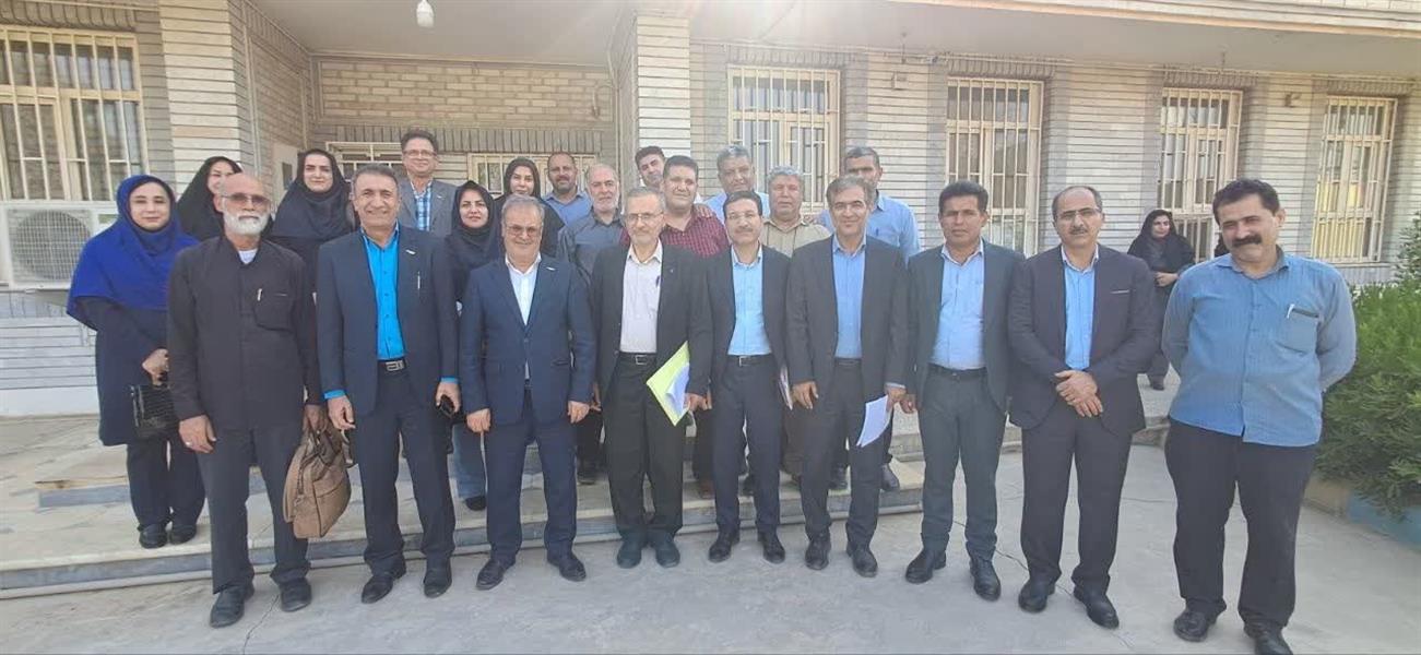 حضور سرپرست و همكاران پژوهشكده خرما و میوه های گرمسیری در جلسه عمومی دیدار با معاون وزیر و رئیس سازمان تحقیقات، آموزش و ترویج كشاورزی